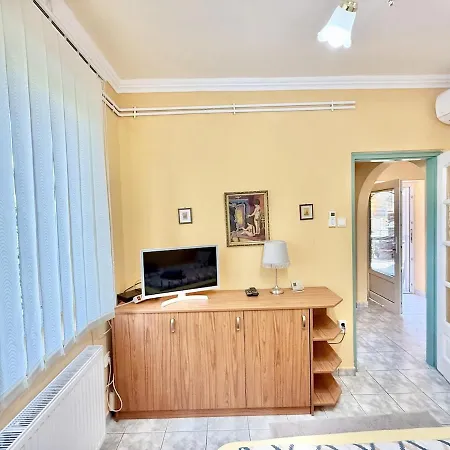 Lelle Udvar 4 Ac Free Parking 公寓